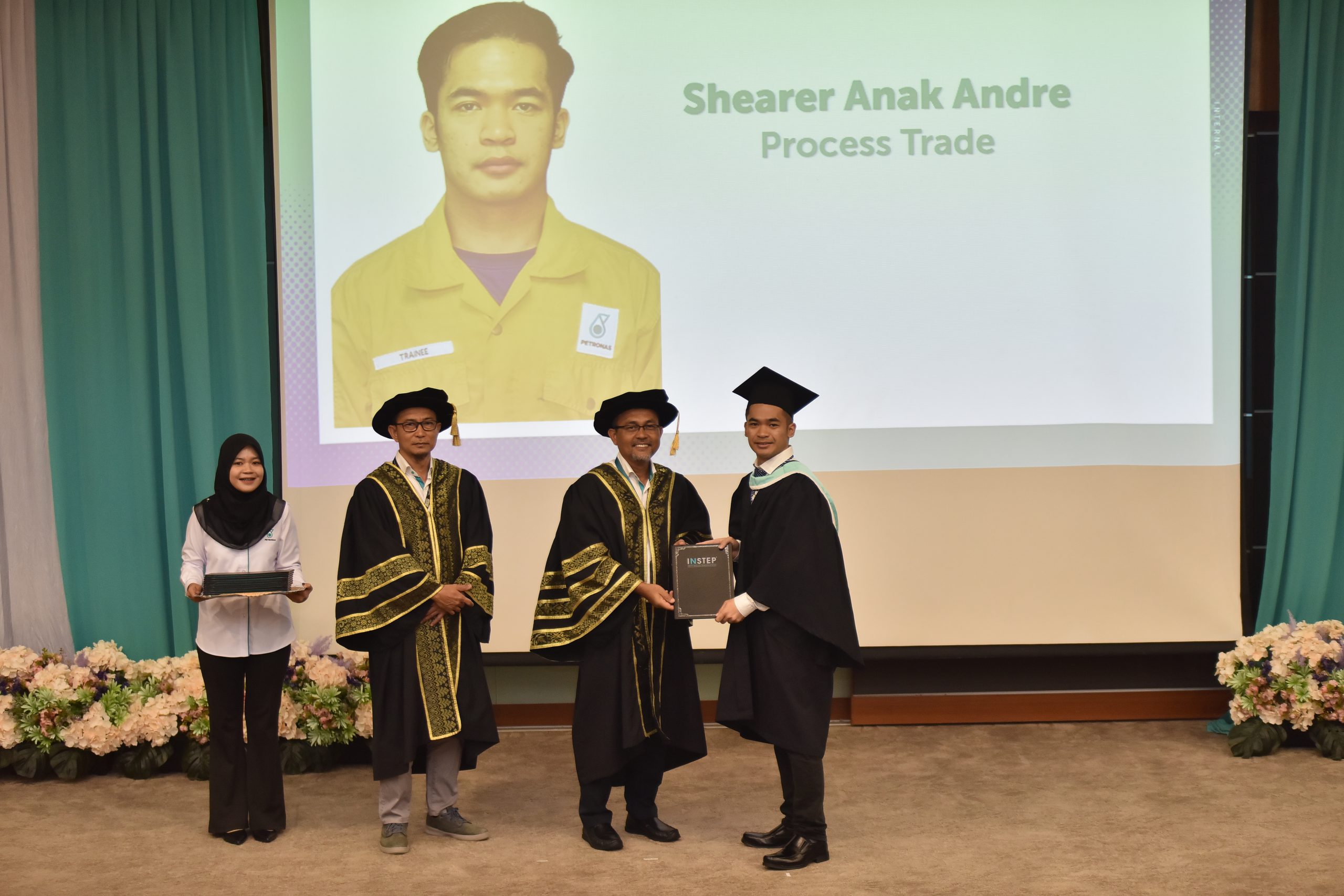 The certificate giving ceremony session during the event.